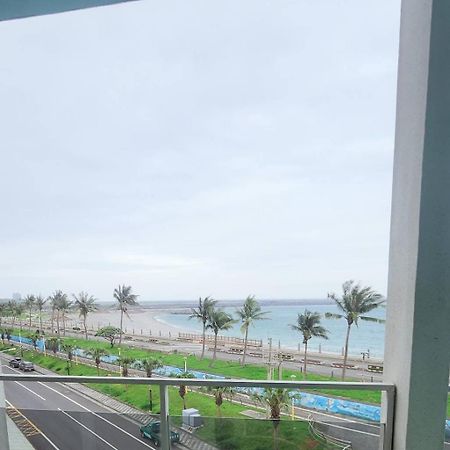 微藍海岸夜市電梯旅宿 Hualien Exterior foto